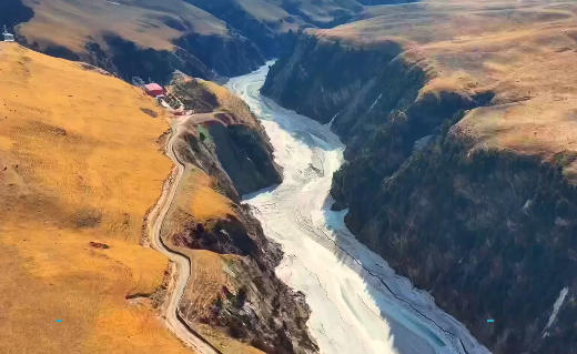 青海黄南：宁木特黄河大峡谷开河 春季旅游正式启幕